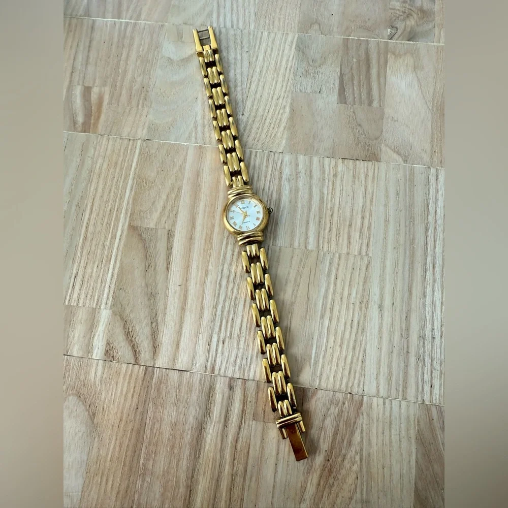 Rare vintage Armitron ladies reversible metal two tone watch NEW BATTERY